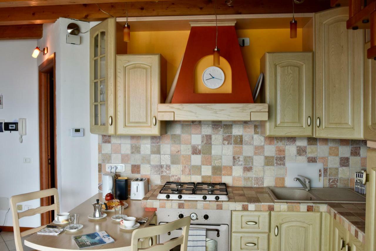 La Casa Di Rose Villa Fonteno Bagian luar foto