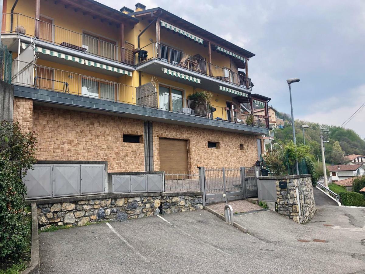 La Casa Di Rose Villa Fonteno Bagian luar foto